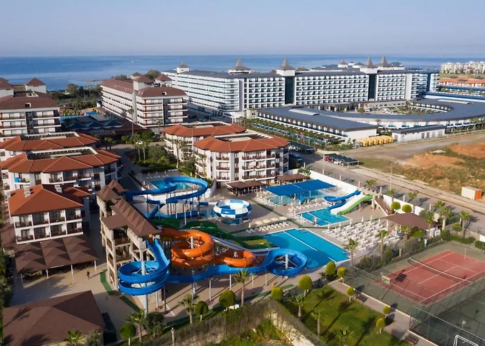 艾弗塔利亚水上度假村 Konaklı